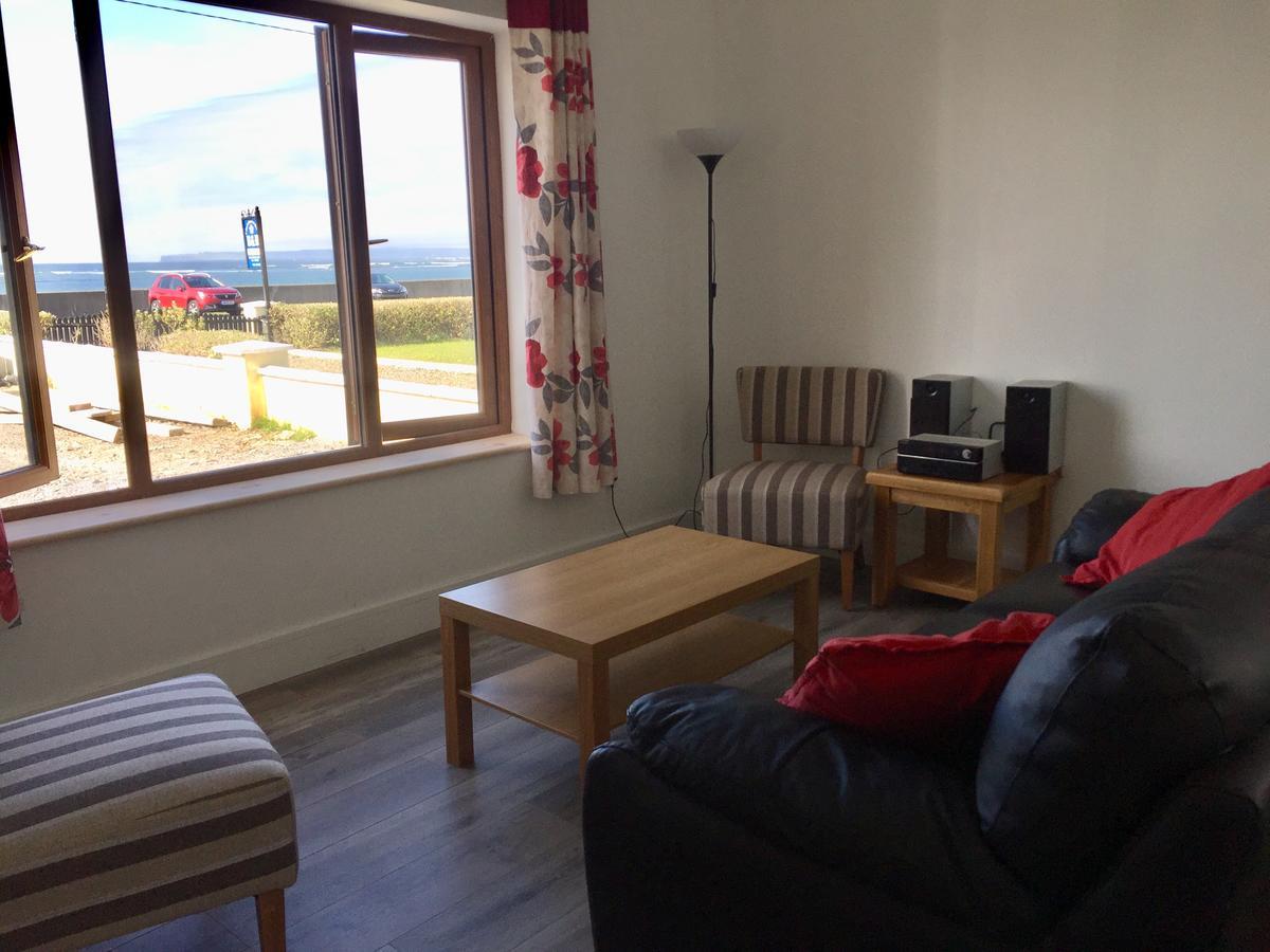 Seafield House Apartment Quilty Екстериор снимка